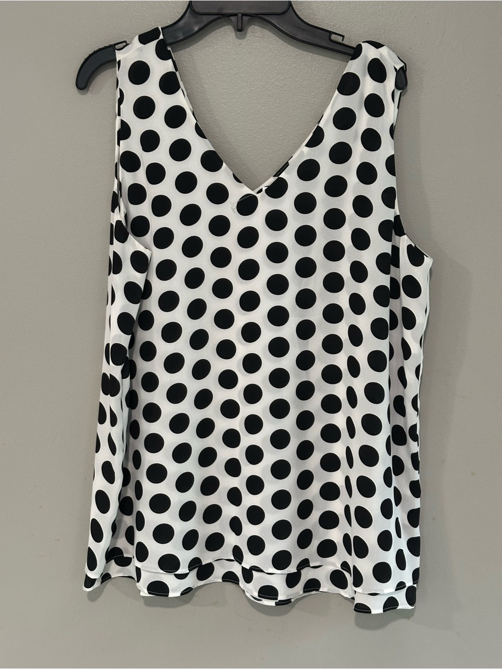 Ann Taylor Black & White Polka Dot V-Neck Camisole